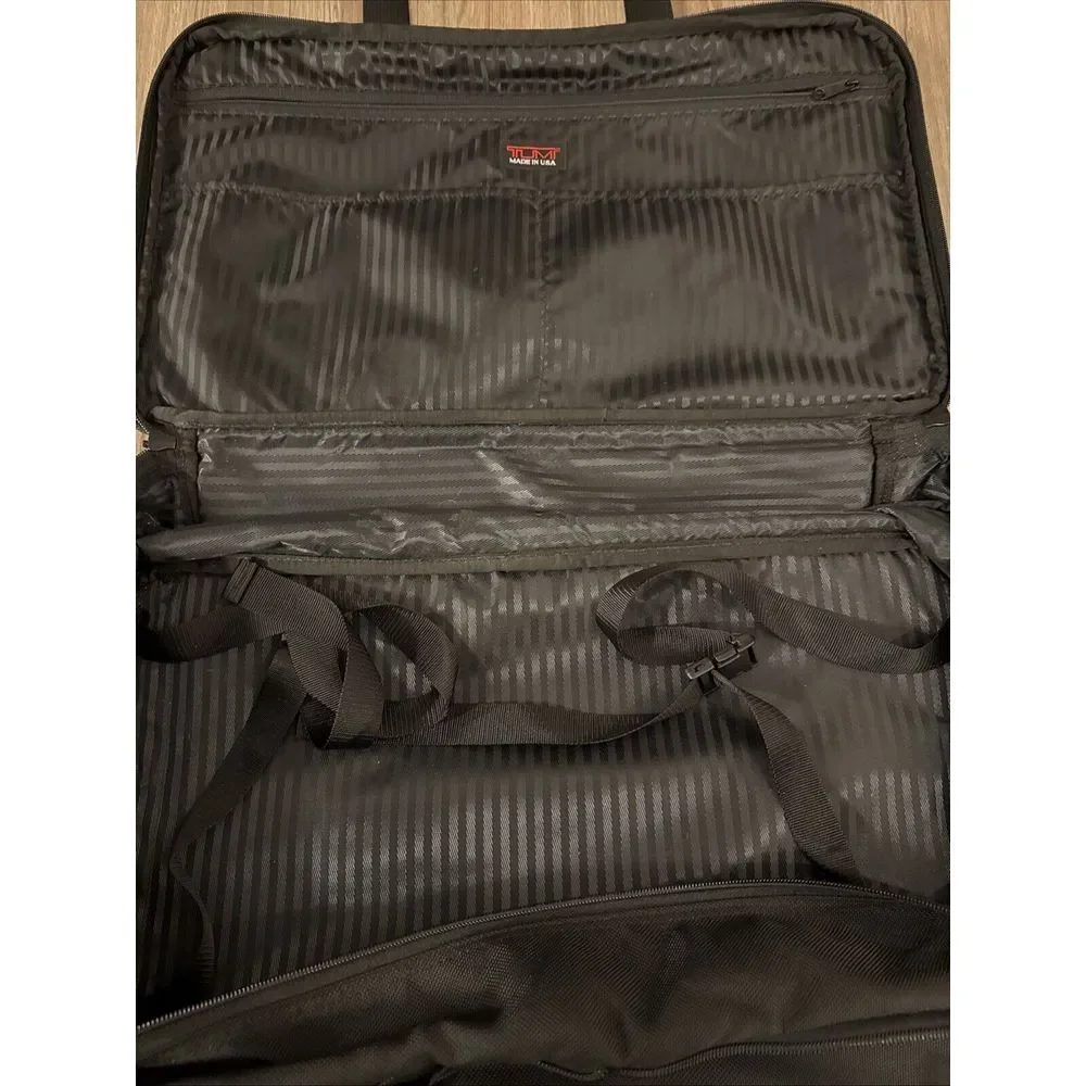 Tumi Messenger‎ Bag Log Laptop Briefcase Style Nylon Crossbody Strap Made in USA